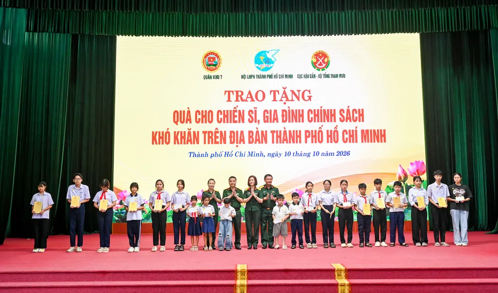 phụ nữ lực lượng vũ trang (21).jpg