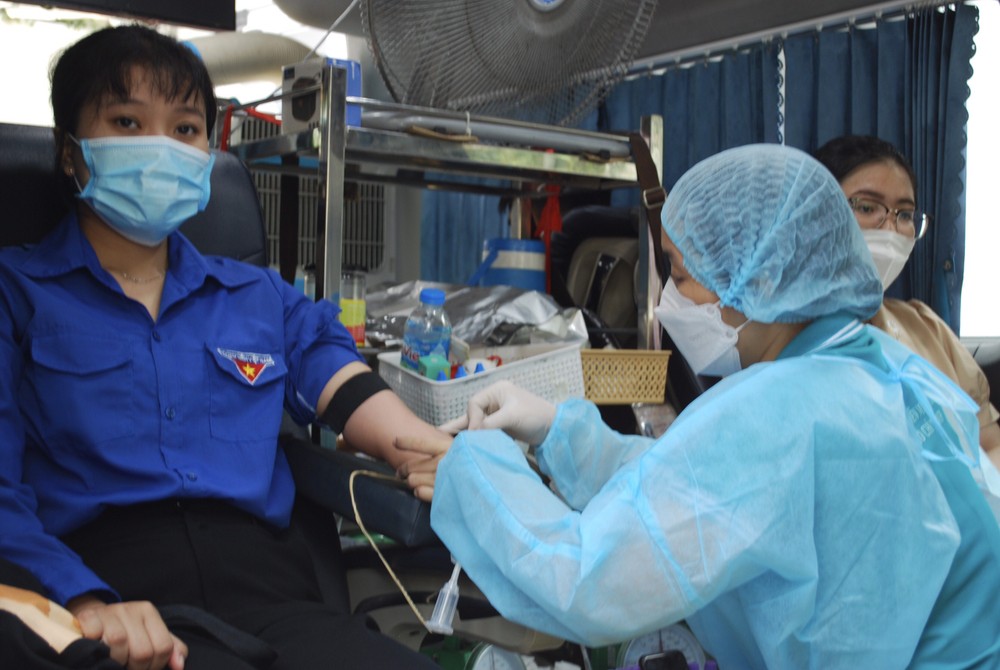 第五郡團員參加志願捐血。