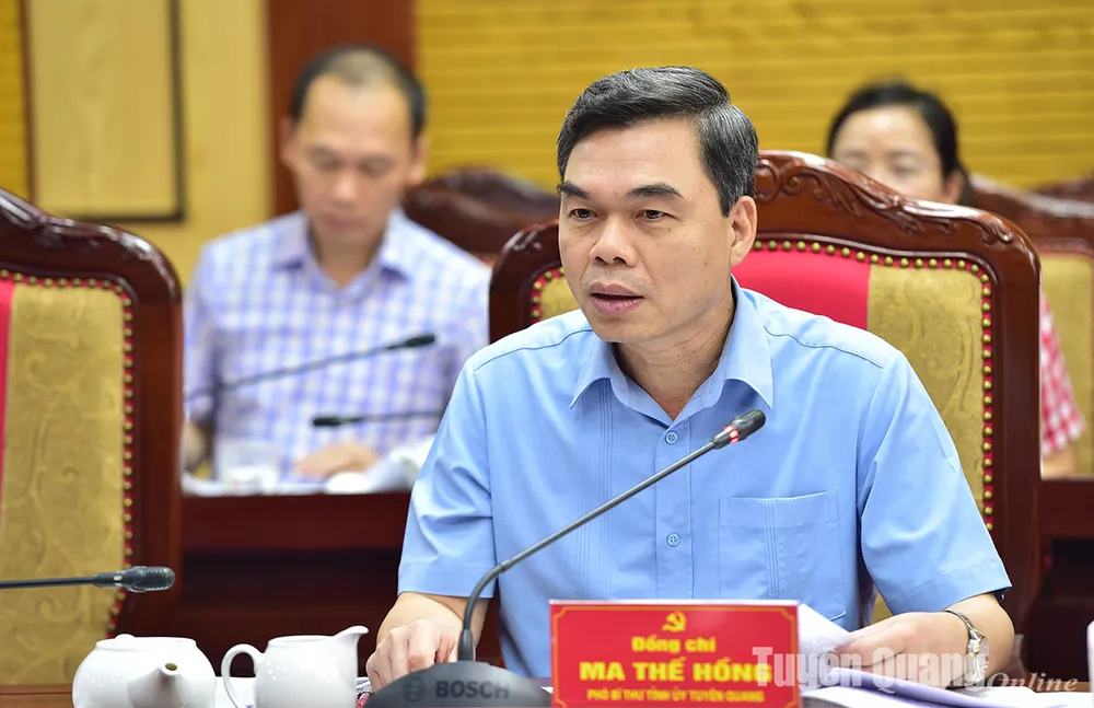 Đồng chi Phó Bí thư Tỉnh ủy Ma Thế Hồng phát biểu thảo luận