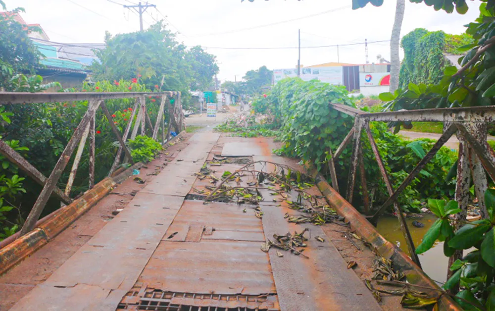 Cầu sập hơn 3 tháng chưa được khắc phục