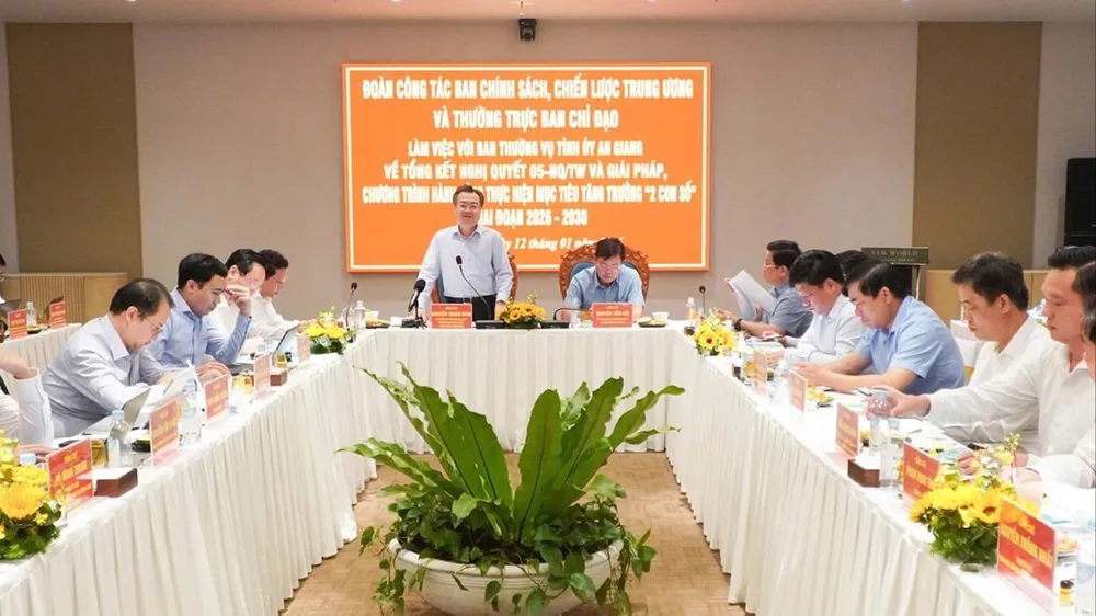 Trưởng Ban Chính sách, chiến lược Trung ương Nguyễn Thanh Nghị phát biểu tại buổi làm việc. Ảnh: NAM KHÔI