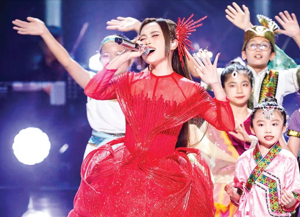 H2- Phương Mỹ Chi lọt Top 3 “Sing! Asia 2025”(2).jpeg