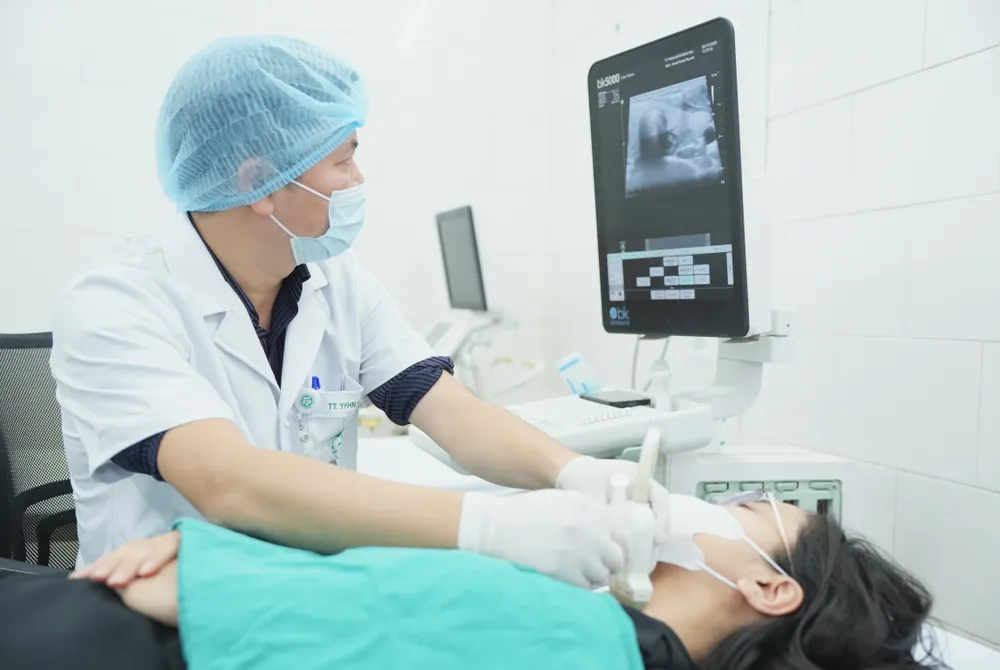 Mở rộng quyền lợi BHYT, giảm gánh nặng chi tiền cho người dân