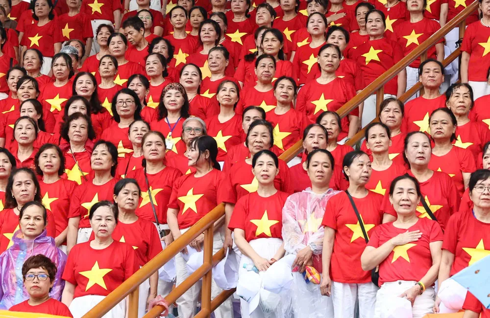 Chăm sóc sức khỏe góp phần nâng cao chất lượng dân số. Ảnh: THU TRANG
