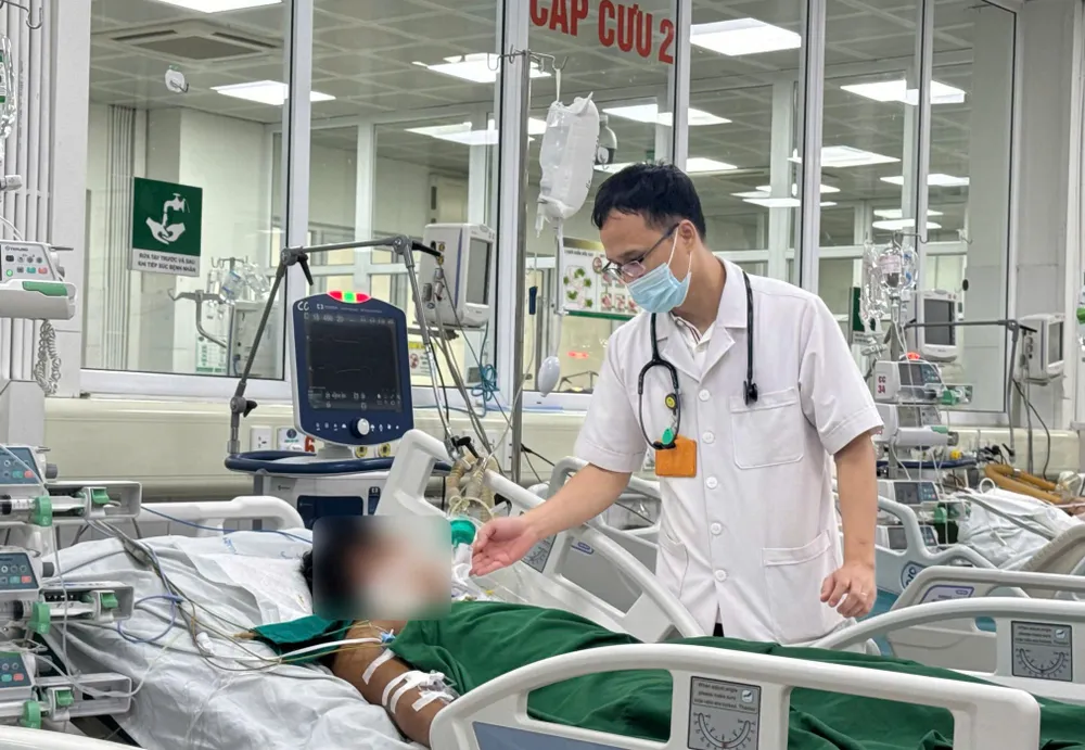 Người phụ nữ tái phát uốn ván vì mảnh tre sót trong chân