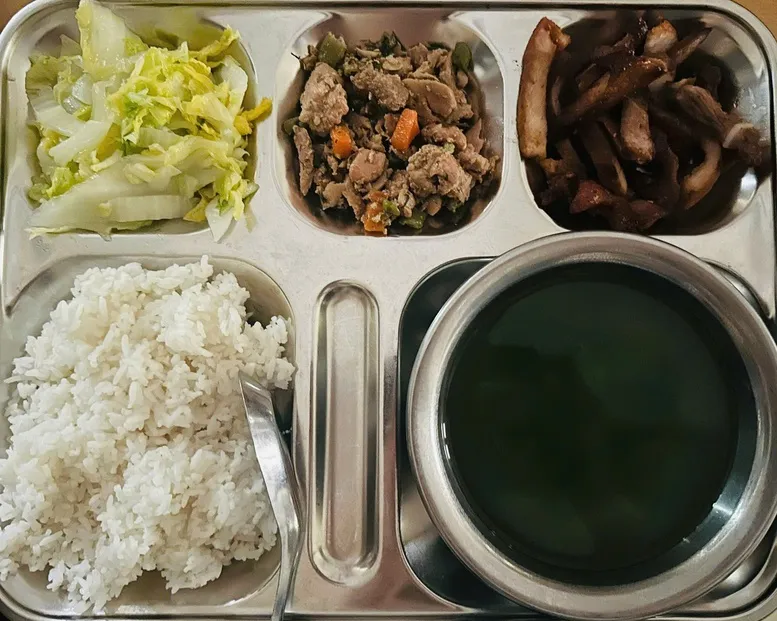 An toàn thực phẩm được quản lý theo chuỗi từ sản xuất đến tiêu dùng. Ảnh: HIỀN MINH