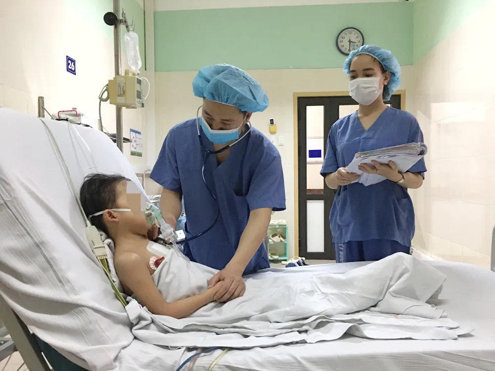 Bệnh viện Việt Đức từng ghép tim cho bệnh nhi nhỏ tuổi nhất Việt Nam, nặng 16 kg. Ảnh: BVCC
