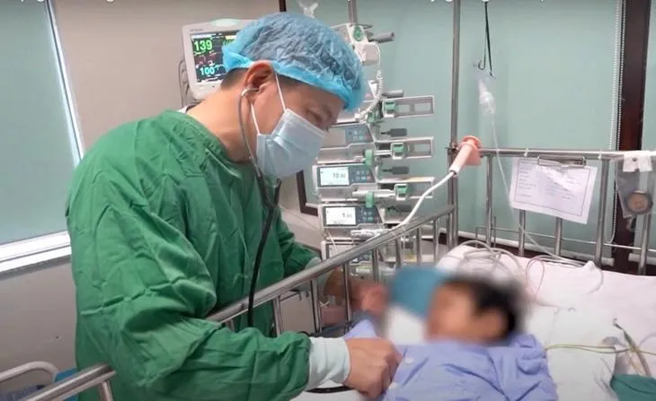 Bệnh nhi được ghép gan tại Bệnh viện Nhi Trung ương. Ảnh: BVCC