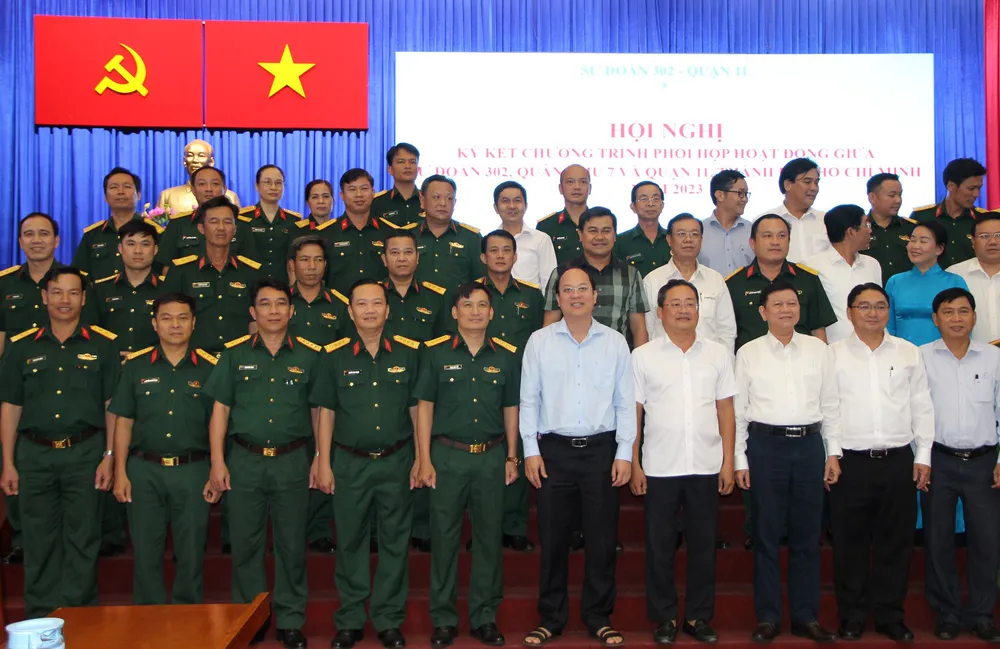 Đồng chí Nguyễn Hồ Hải cùng hai đơn vị tại lễ ký kết.