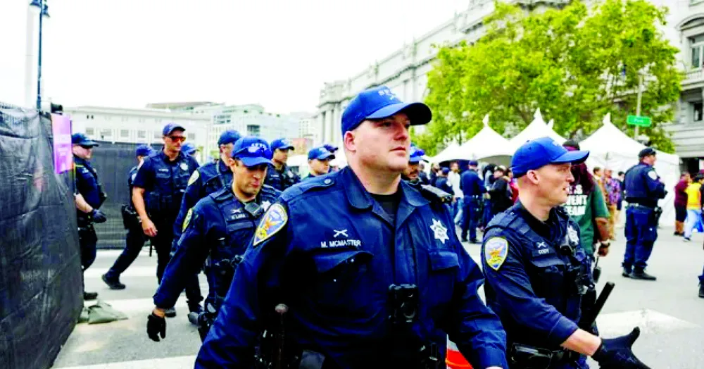 Cảnh sát Mỹ bảo vệ an ninh cho Tuần lễ cấp cao APEC tại San Francisco Cảnh sát Mỹ bảo vệ an ninh cho Tuần lễ cấp cao APEC tại San Francisco