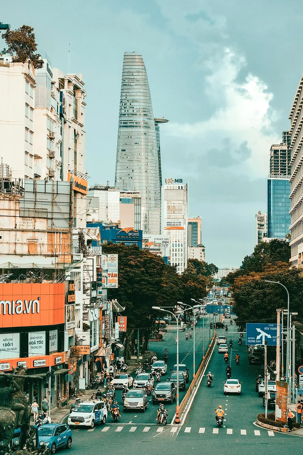 Đường phố những ngày trôi về phía cuối năm Đường phố những ngày trôi về phía cuối năm