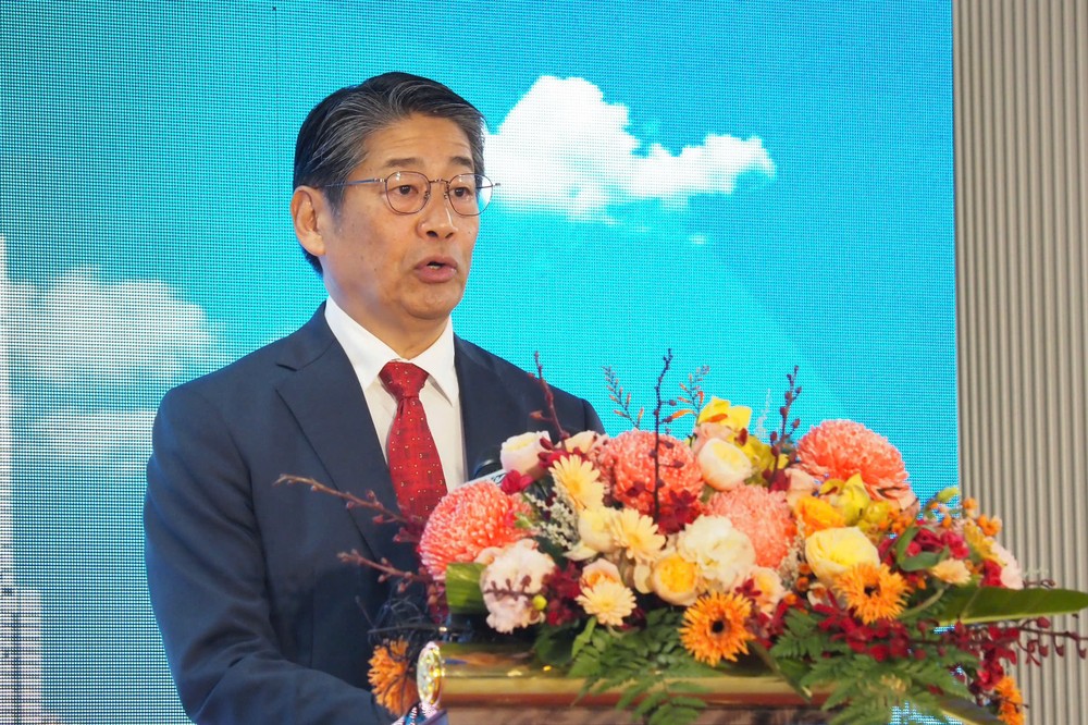Ambassador of Japan to Vietnam Ito Naoki delivers a speech at the ceremony (Photo: SGGP)