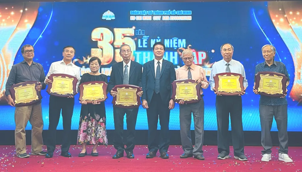 Đội ngũ luật sư TPHCM cùng nhau bảo vệ công lý (2).jpg