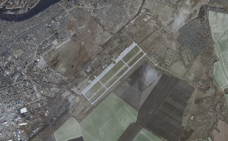 Ukraine tấn công quy mô lớn nhất vào căn cứ không quân Engels của Nga