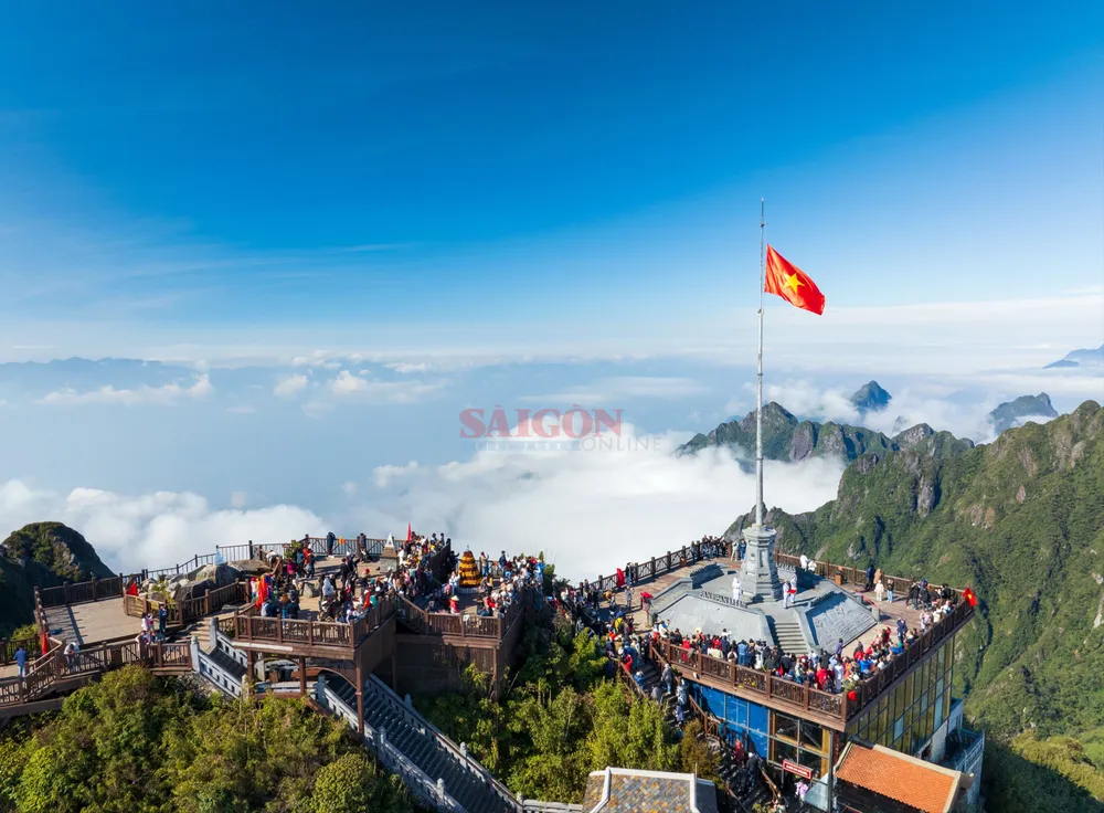 1-4- Lễ thượng cờ trên mây.jpeg