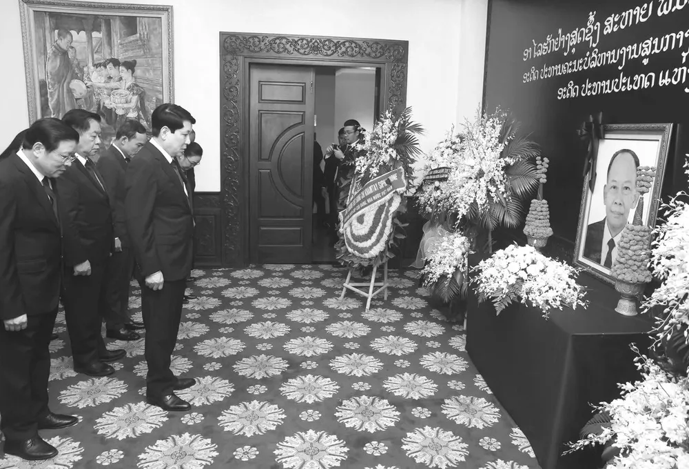 Lãnh đạo cấp cao Đảng, Nhà nước đến viếng đồng chí Khamtay Siphandone