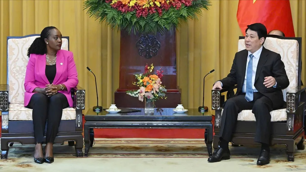 Chủ tịch nước Lương Cường tiếp Bộ trưởng Quốc phòng Kenya Soipan Tuya. Ảnh: VIẾT CHUNG