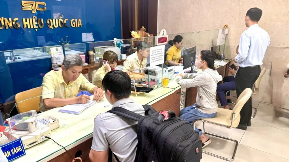 Giá vàng miếng SJC tăng gần 2 triệu đồng/lượng