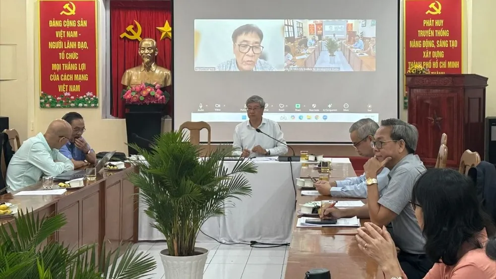 Buổi tọa đàm “Huy động nguồn lực doanh nghiệp nhà nước vào phát triển TPHCM theo tinh thần Nghị quyết 68-NQ/TW của Bộ Chính trị về phát triển kinh tế tư nhân”. Ảnh: THANH HIỀN