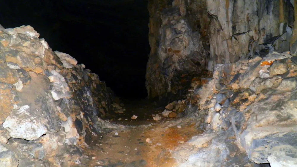 Hang 7 tầng: Hồi ức trong lòng đá