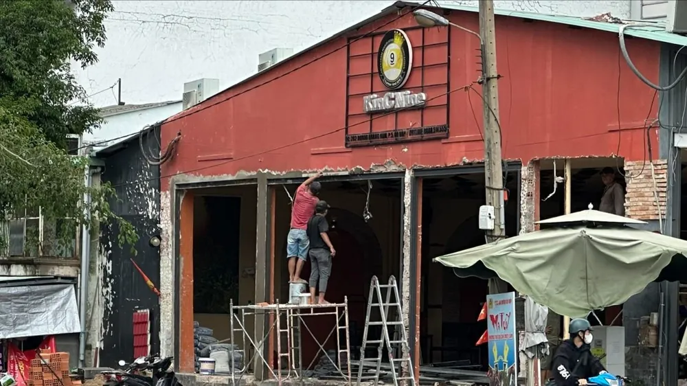 Một công trình sửa chữa tại đường Dương Quảng Hàm, phường Hạnh Thông, TPHCM. ẢNh: THANH HIỀN