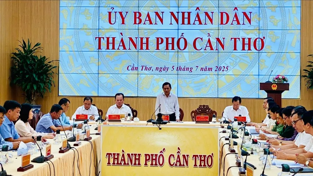Quang cảnh buổi họp