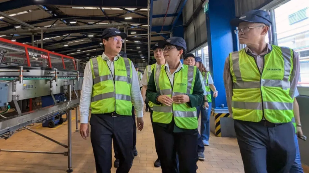 Bí thư Tỉnh ủy Đồng Tháp Lê Quốc Phong thăm Công ty TNHH Nhà máy Bia Heineken Việt Nam - Tiền Giang