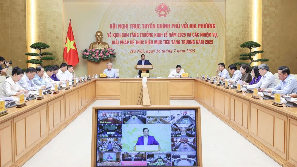 Hội nghị trực tuyến Chính phủ với địa phương về kịch bản tăng trưởng kinh tế năm 2025. Ảnh: VIẾT CHUNG