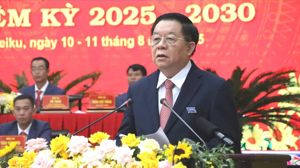 Đồng chí Nguyễn Trọng Nghĩa, Ủy viên Bộ Chính trị, Bí thư Trung ương Đảng, Trưởng Ban Tuyên giáo và Dân vận Trung ương phát biểu chỉ đạo. Ảnh: HỮU PHÚC