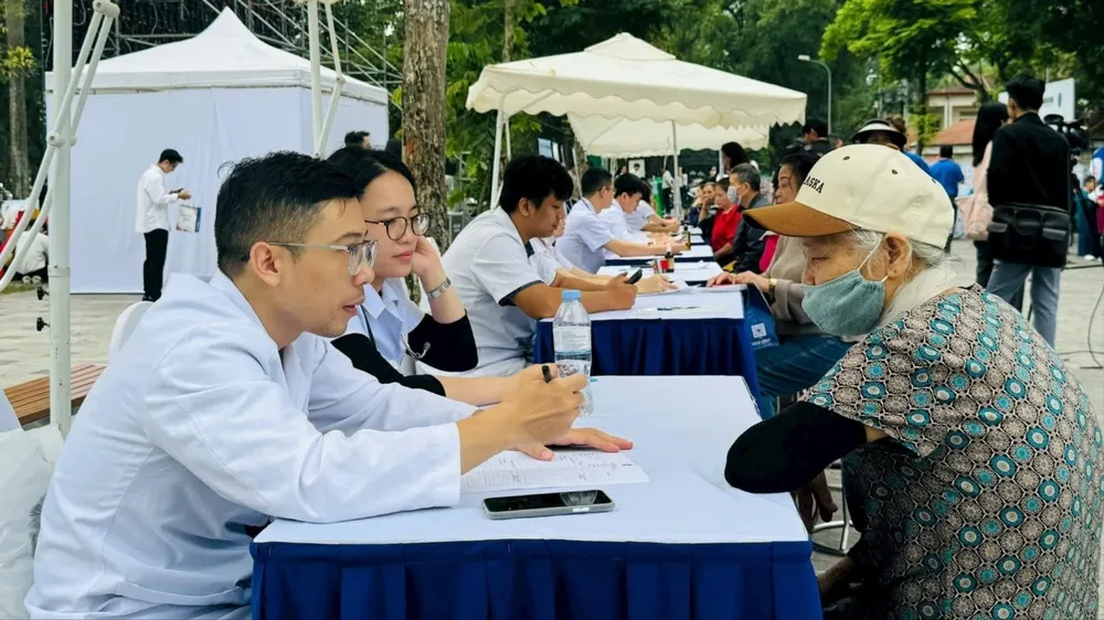 Khám bệnh miễn phí tại Chương trình Quốc gia Phòng, chống và quản lý đột quỵ ngày 29-10 tại Hà Nội