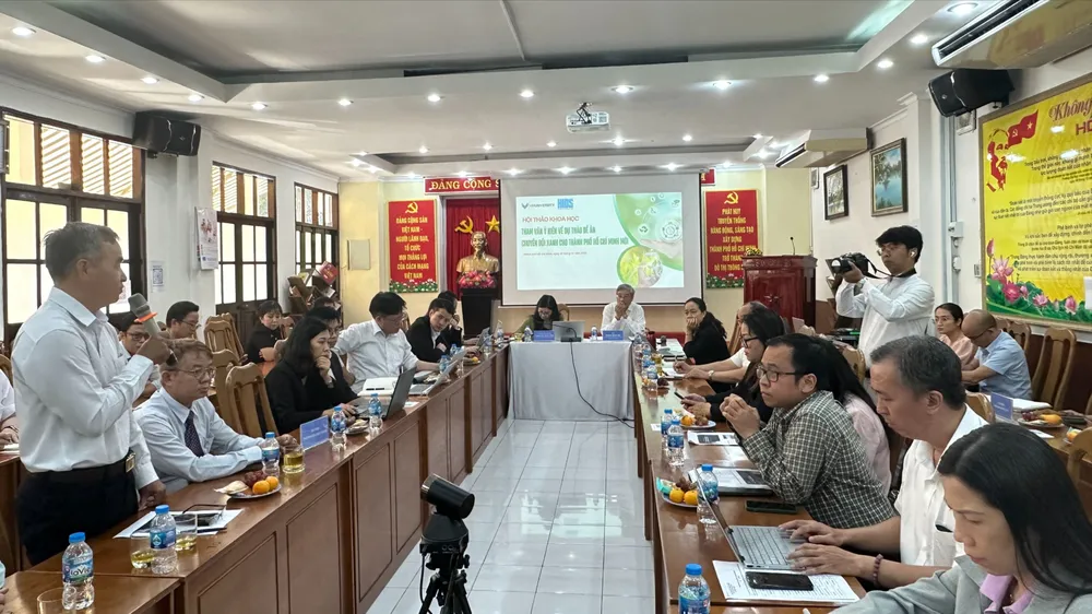 Quang cảnh Hội thảo khoa học “Tham vấn ý kiến về dự thảo Đề án chuyển đổi xanh cho TPHCM mới”. Ảnh: THANH HIỀN