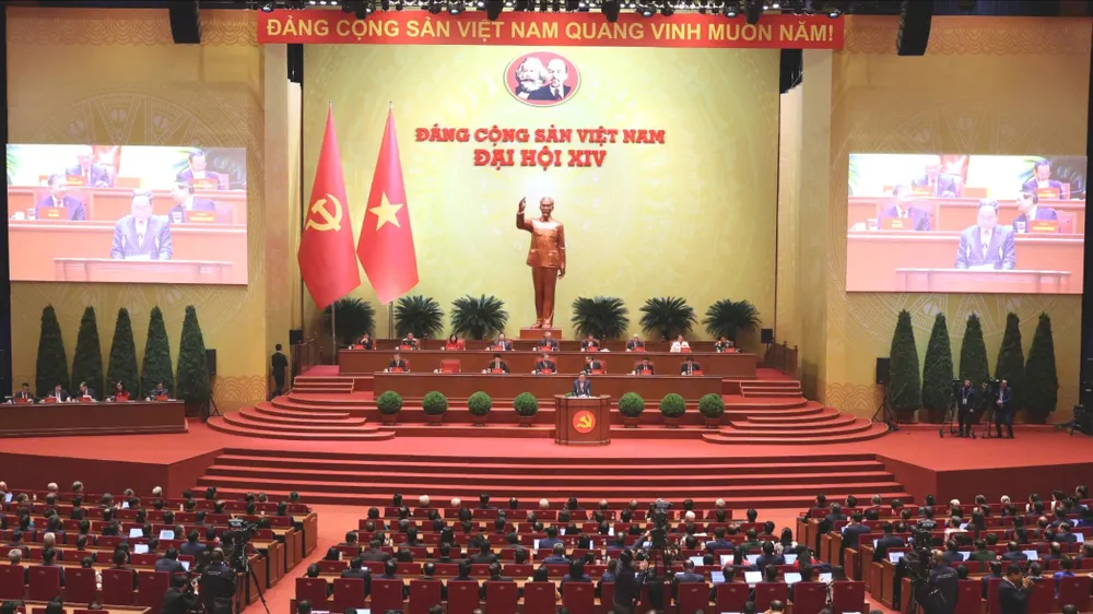 Công bố danh sách 19 Ủy viên Bộ Chính trị