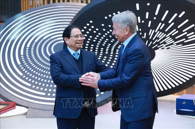 Thủ tướng Phạm Minh Chính đến thăm và làm việc với lãnh đạo Tập đoàn Novatek. Ảnh: TTXVN