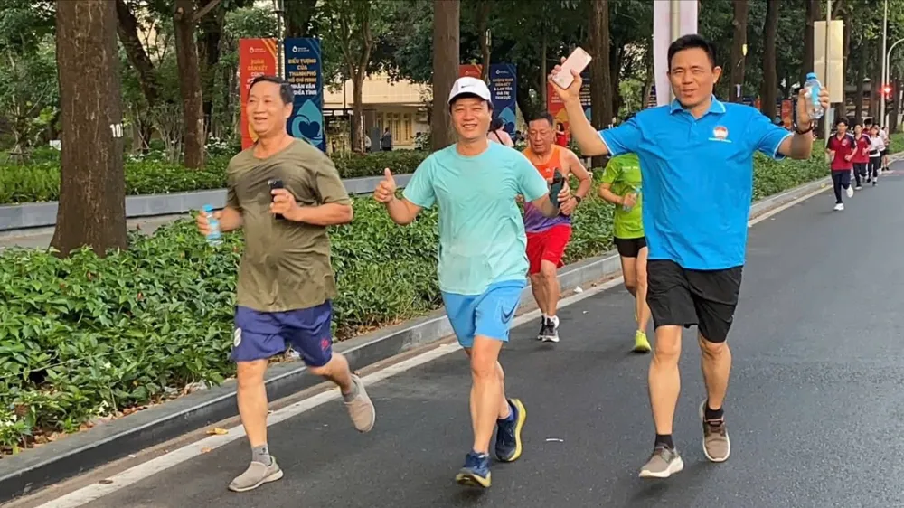 Các vận động viên hào hứng tham gia Ngày chạy Olympic