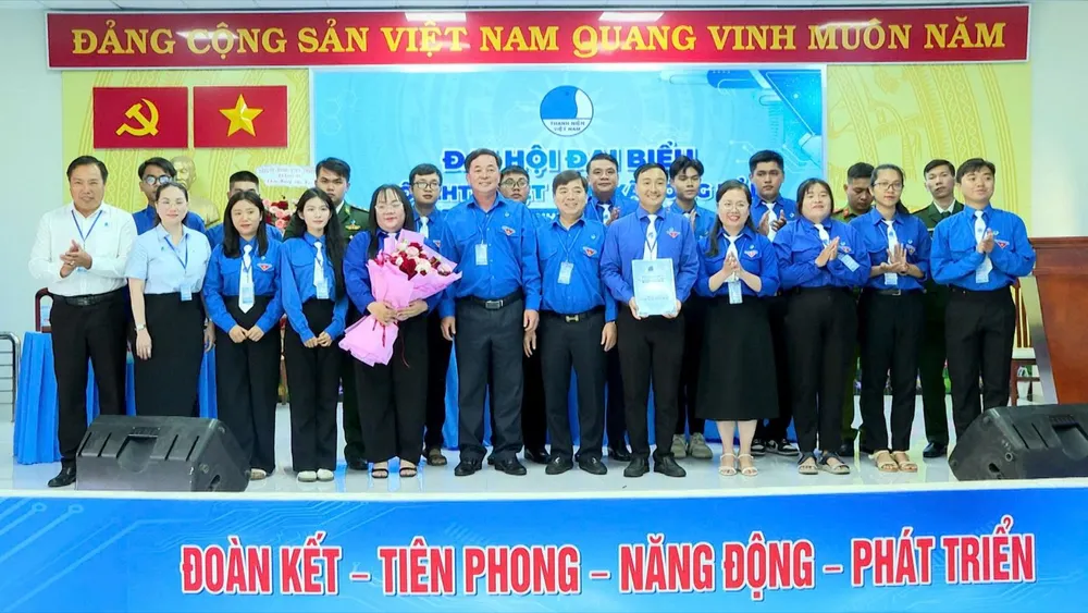 Thanh niên xã Long Hải với khẩu hiệu hành động “Đoàn kết - tiên phong - năng động - phát triển”