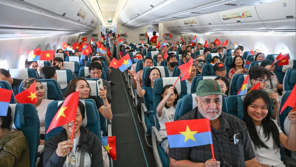 Chuyến bay đặc biệt với chủ đề “Bay cao cùng khát vọng Việt Nam”