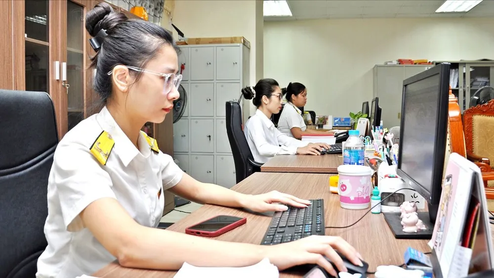 Cục Thuế thông tin về đề xuất nợ thuế từ 1 triệu đồng sẽ bị tạm hoãn xuất cảnh
