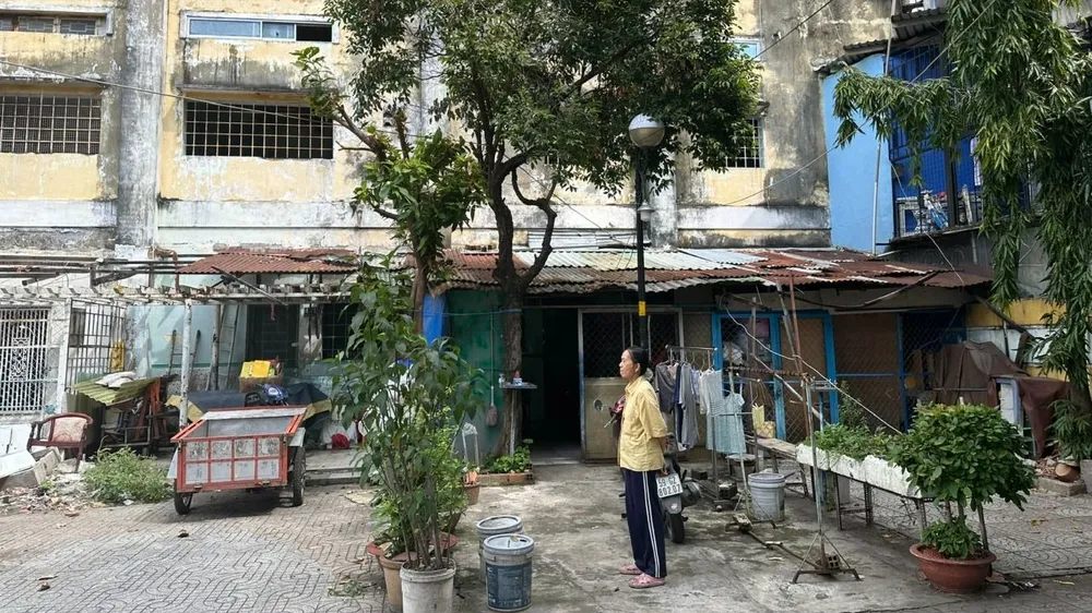 Chung cư Trúc Giang xuống cấp. Ảnh: THANH HIỀN