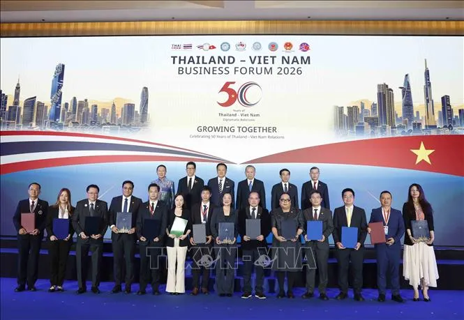 Tổng Bí thư, Chủ tịch nước Tô Lâm và Thủ tướng Thái Lan Anutin Charnvirakul chứng kiến trao các thỏa thuận hợp tác giữa doanh nghiệp hai nước. Ảnh: TTXVN
