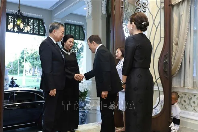 Tổng Bí thư, Chủ tịch nước Tô Lâm và Phu nhân hội kiến Nhà Vua Thái Lan Maha Vajiralongkorn và Hoàng hậu. Ảnh: TTXVN