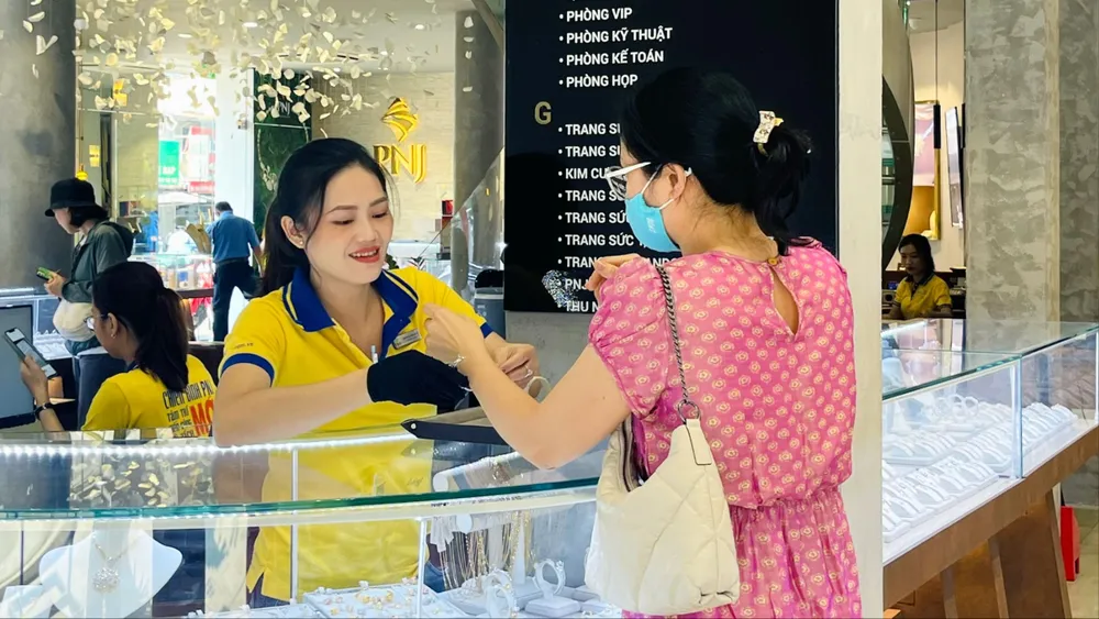Chiều 1-6, giá vàng trong nước giảm 500.000 đồng/lượng