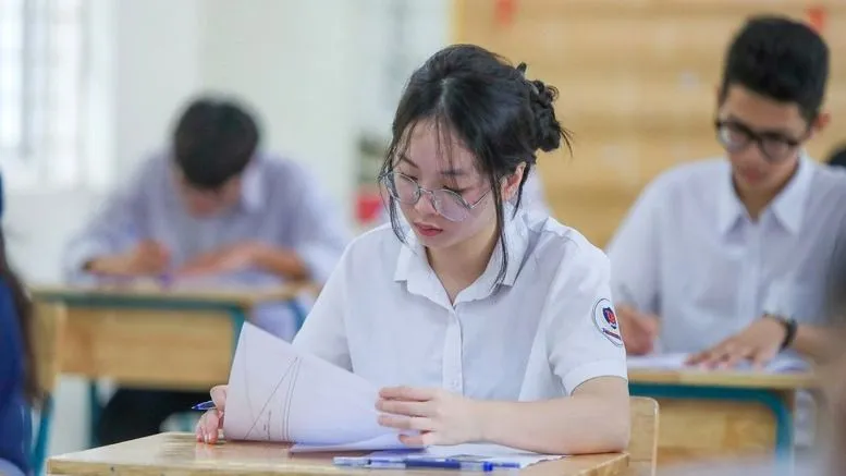 Bộ GD-ĐT lấy ý kiến thi vào lớp 10 chỉ gồm 2 môn Toán và Ngữ văn. Ảnh: VGP