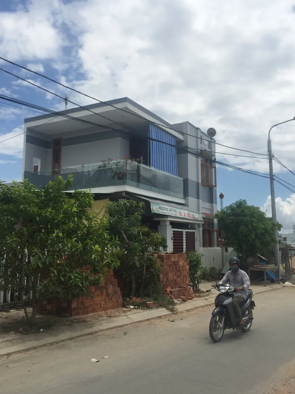 Cán bộ ngang nhiên xây nhà trái phép? ảnh 2