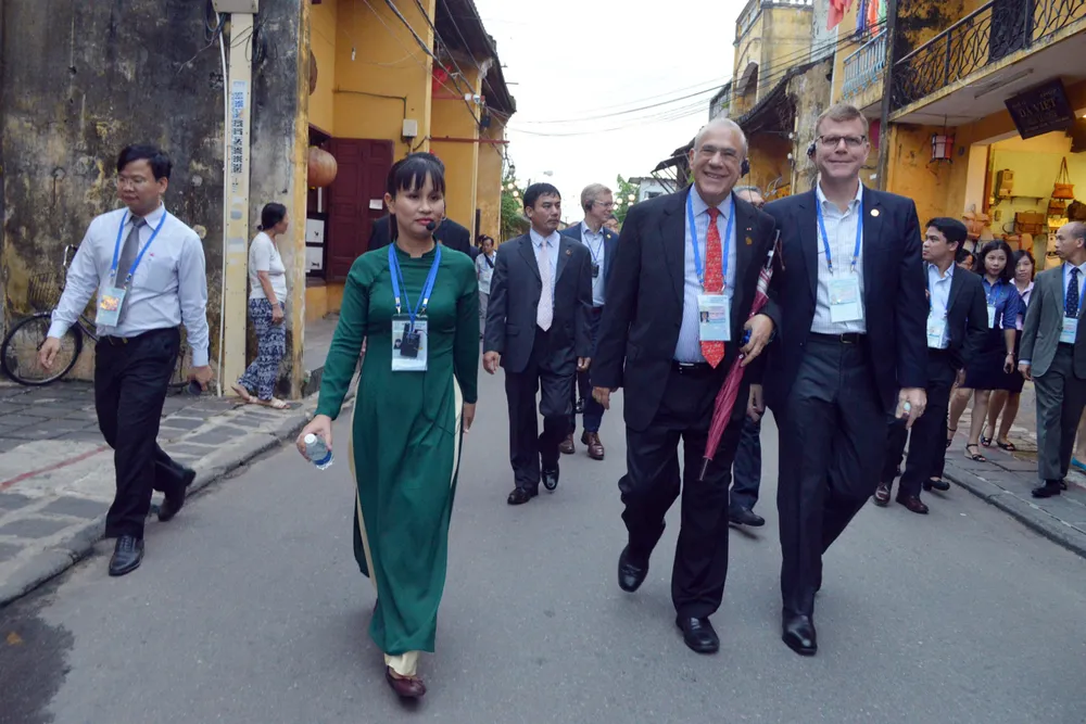Các Bộ trưởng APEC tham quan phố cổ Hội An ảnh 6