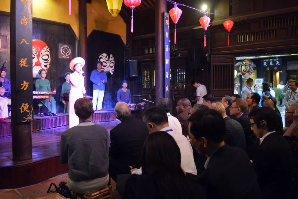 Các Bộ trưởng APEC tham quan phố cổ Hội An ảnh 7