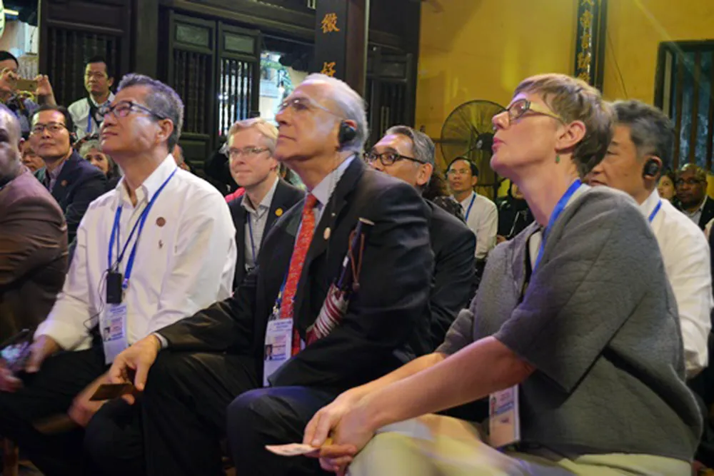 Các Bộ trưởng APEC tham quan phố cổ Hội An ảnh 9