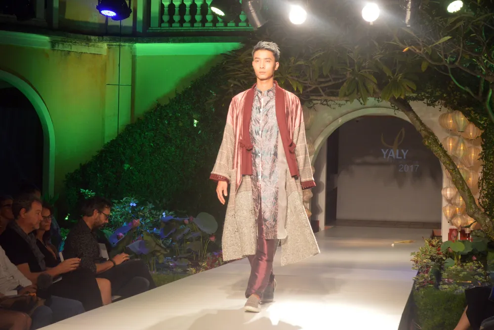 Biểu diễn thời trang mừng APEC 2017 ảnh 4