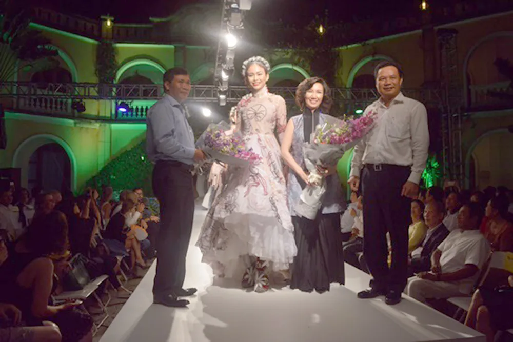 Biểu diễn thời trang mừng APEC 2017 ảnh 9