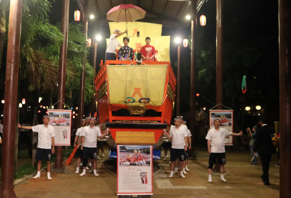 Thủ tướng Nguyễn Xuân Phúc và Thủ tướng Shinzo Abe dự khai trương “Không gian Văn hóa Việt - Nhật“ ảnh 6