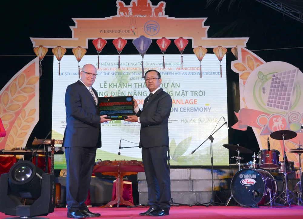 Hội An, nhận bàn giao dự án “Hệ thống điện năng lượng mặt trời”  ảnh 1